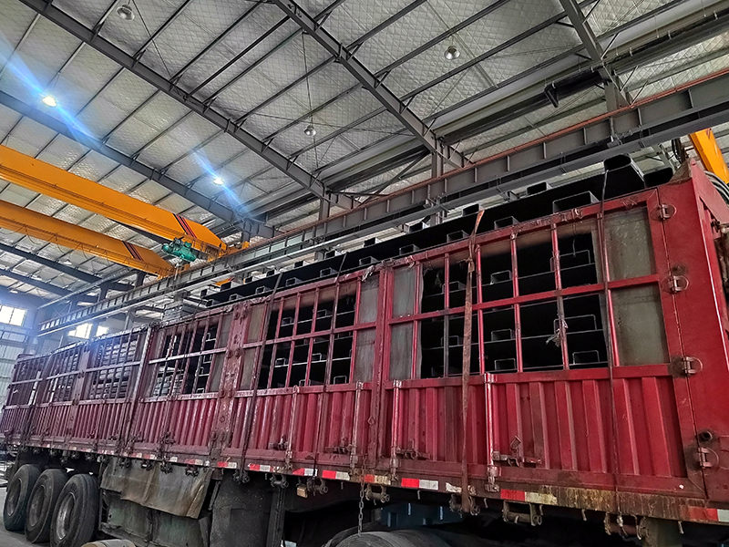 發(fā)往安徽汽車零部件底板總成、側(cè)門總成      車